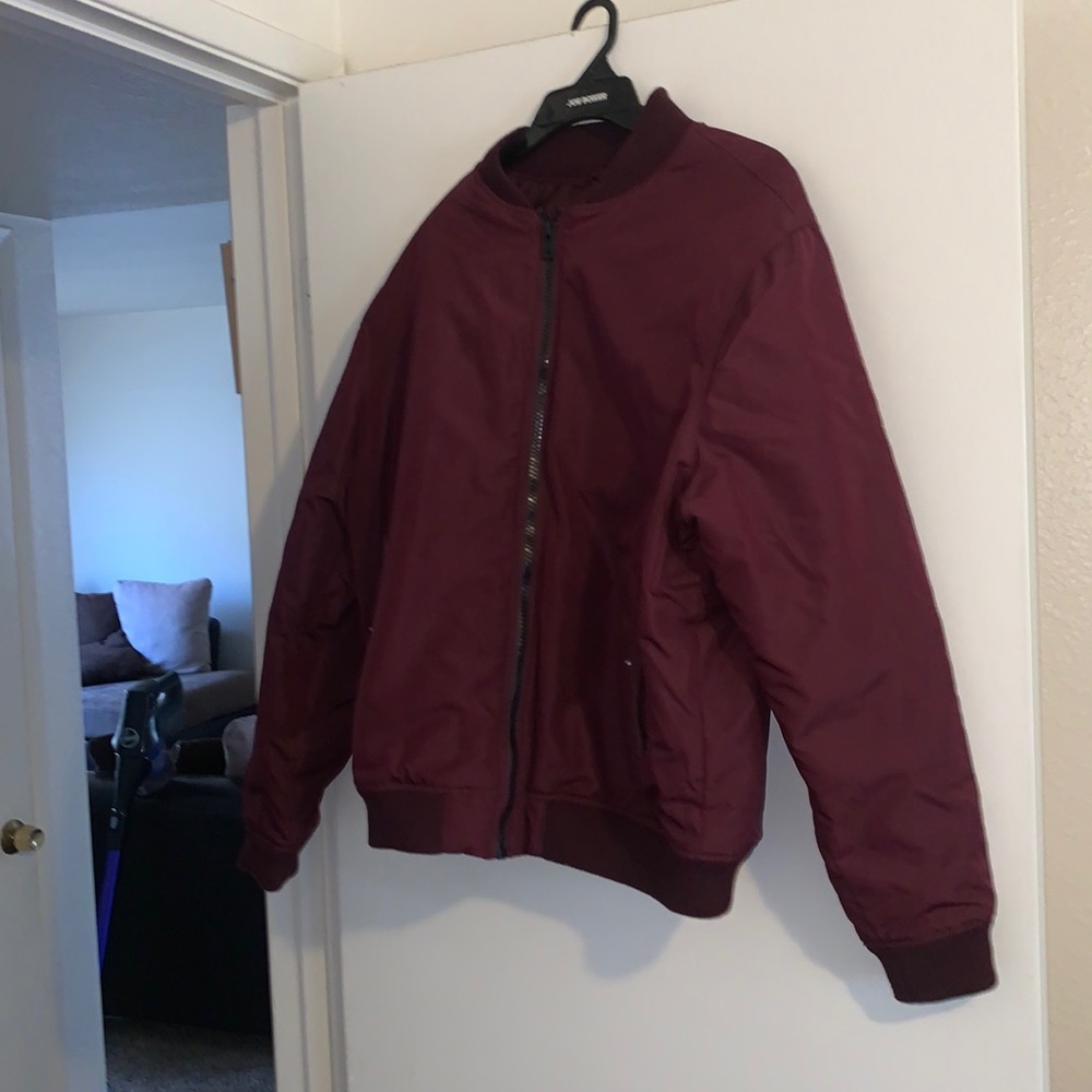 Brand (Divided) from (H&M) size (XL) color (burgundy) condition (9/10)